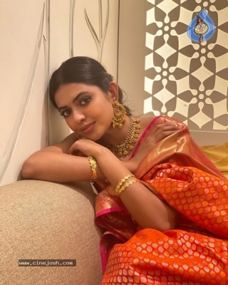 Shivani Rajashekar Stills - 6 of 7