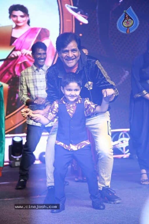 Ginna Movie Pre Release event - 22 / 38 photos