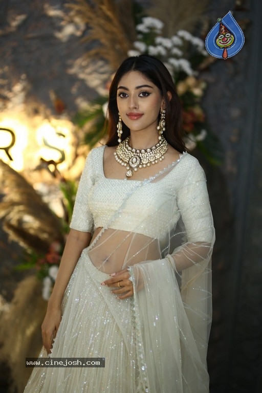 Anu Emmanuel Launches SR Jewellery - 5 / 34 photos