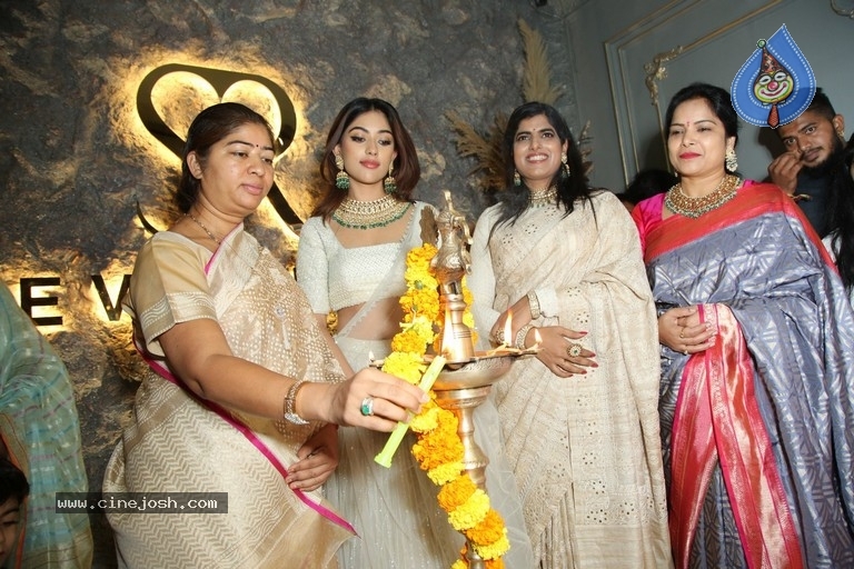 Anu Emmanuel Launches SR Jewellery - 7 / 34 photos