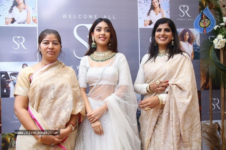 Anu Emmanuel Launches SR Jewellery - 12 / 34 photos