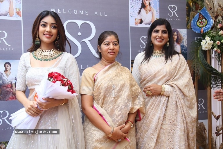 Anu Emmanuel Launches SR Jewellery - 22 / 34 photos