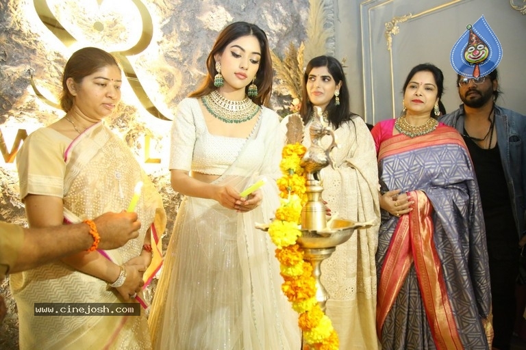 Anu Emmanuel Launches SR Jewellery - 31 / 34 photos