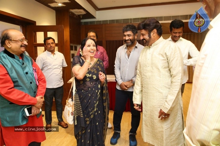 Felicitation of L Vijayalakshmi by Balakrishna - 21 / 21 photos
