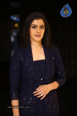 Varalaxmi Sarathkumar Photos - 13 of 16