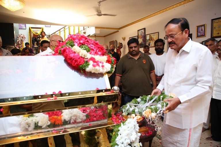 Celebs Pay Condolences to Superstar Krishna 02 - 59 / 113 photos