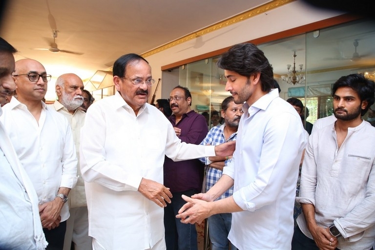 Celebs Pay Condolences to Superstar Krishna 02 - 110 / 113 photos
