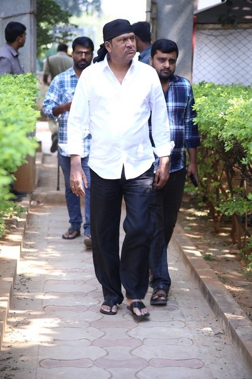 Celebs Pay Condolences to Superstar Krishna 02 - 111 / 113 photos