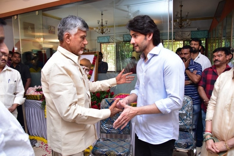 Celebs Pay Condolences to Superstar Krishna 02 - 113 / 113 photos