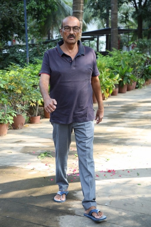 Celebs Pay Condolences to Superstar Krishna - 38 / 96 photos