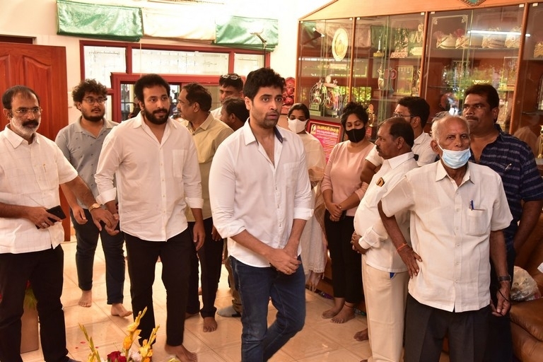Celebs Pay Condolences to Superstar Krishna - 40 / 96 photos
