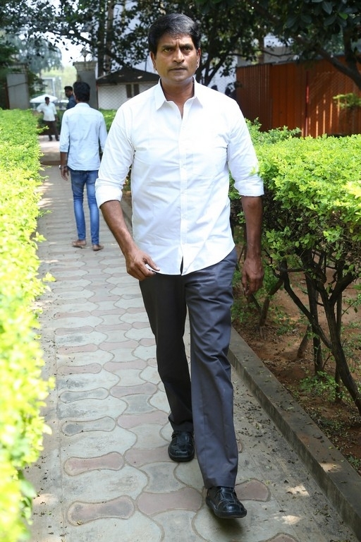 Celebs Pay Condolences to Superstar Krishna - 61 / 96 photos