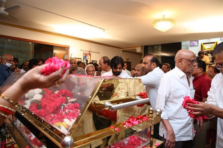 Celebs Pay Condolences to Superstar Krishna - 87 / 96 photos