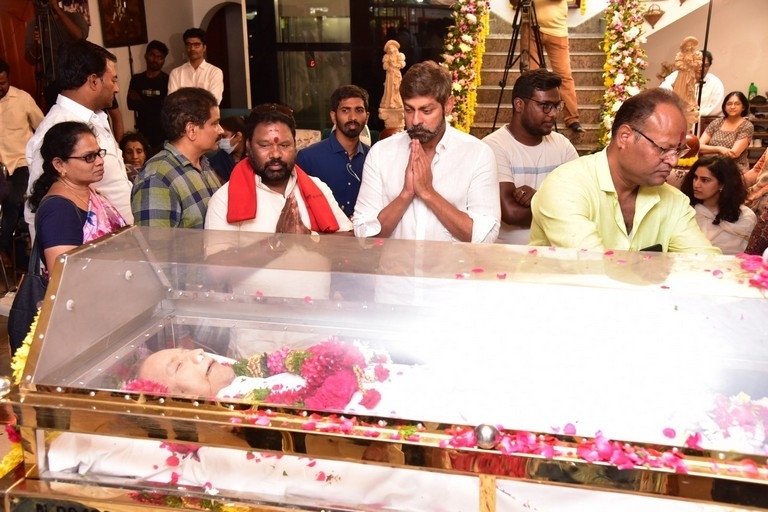 Celebs Pay Condolences to Superstar Krishna  - 23 / 111 photos