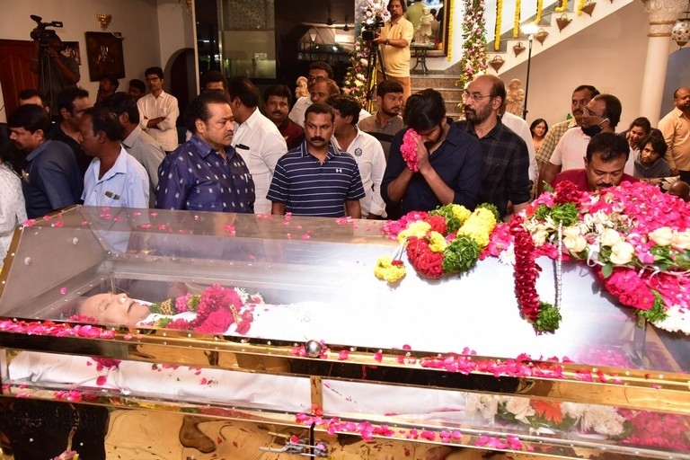 Celebs Pay Condolences to Superstar Krishna  - 28 / 111 photos