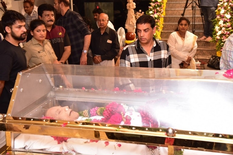 Celebs Pay Condolences to Superstar Krishna  - 48 / 111 photos