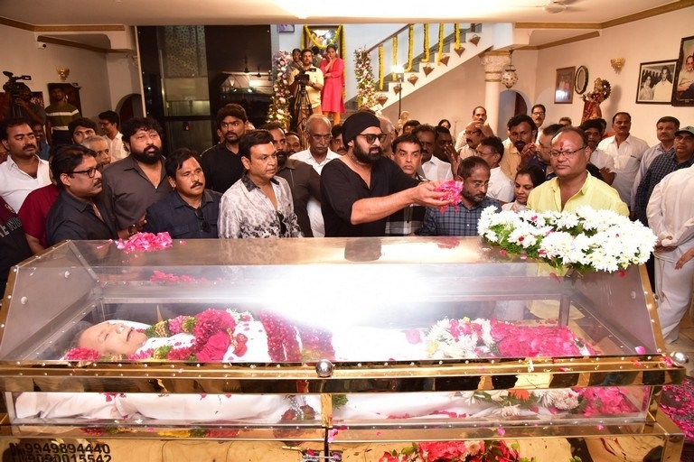 Celebs Pay Condolences to Superstar Krishna  - 54 / 111 photos