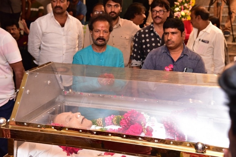Celebs Pay Condolences to Superstar Krishna  - 60 / 111 photos