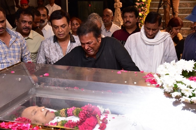 Celebs Pay Condolences to Superstar Krishna  - 62 / 111 photos