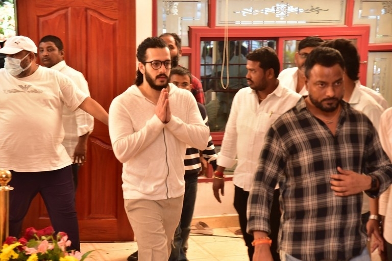 Celebs Pay Condolences to Superstar Krishna  - 68 / 111 photos