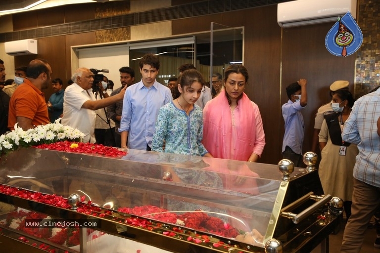 Celebs Pay Condolences to Superstar Krishna  - 10 / 97 photos