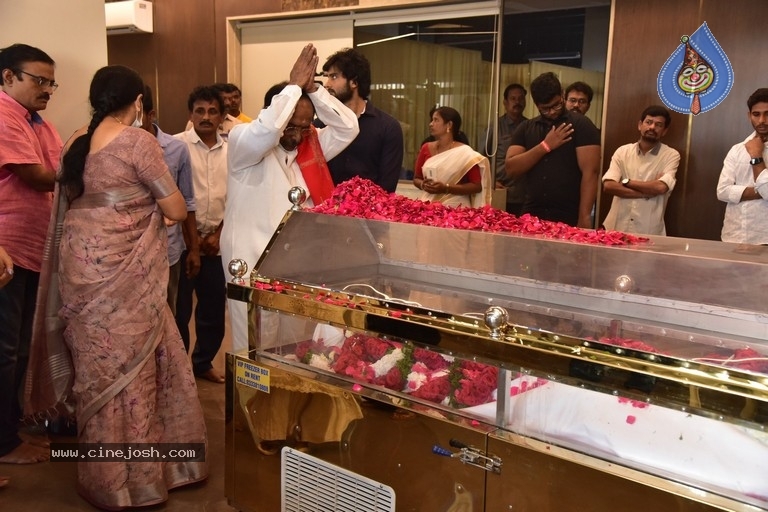 Celebs Pay Condolences to Superstar Krishna  - 87 / 97 photos