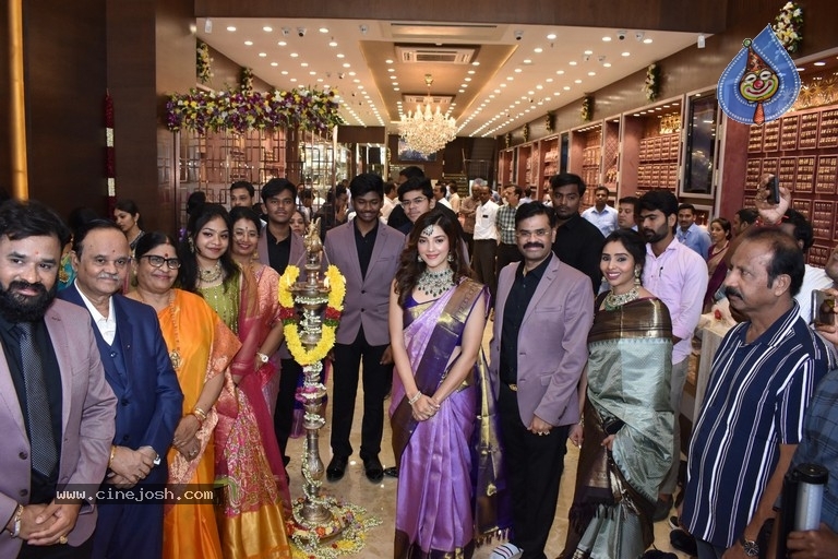 Mehreen Launched Manepally Jewellers - 3 / 21 photos