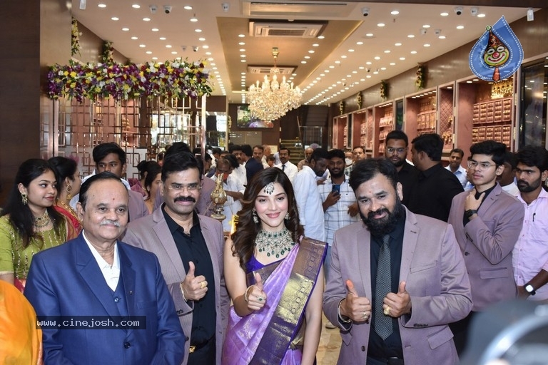 Mehreen Launched Manepally Jewellers - 10 / 21 photos