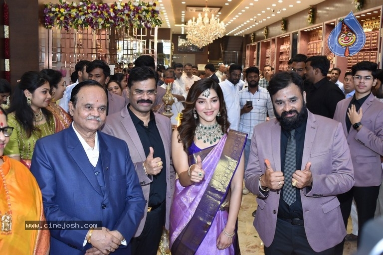 Mehreen Launched Manepally Jewellers - 17 / 21 photos