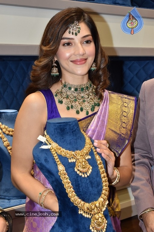 Mehreen Launched Manepally Jewellers - 18 / 21 photos