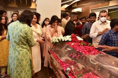 Superstar Krishna final rites - 17 of 63