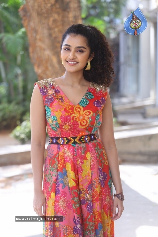 Anupama Parameswaran Photos - 14 / 20 photos