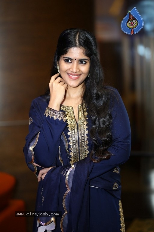 Megha Akash Photos - 4 / 14 photos