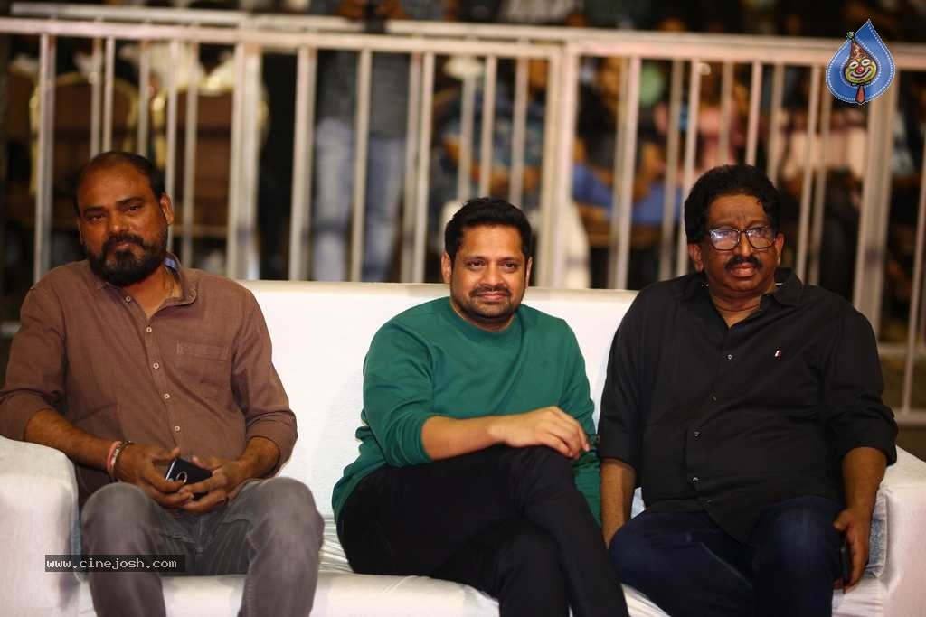 18 Pages Movie Pre Release Event - 3 / 42 photos