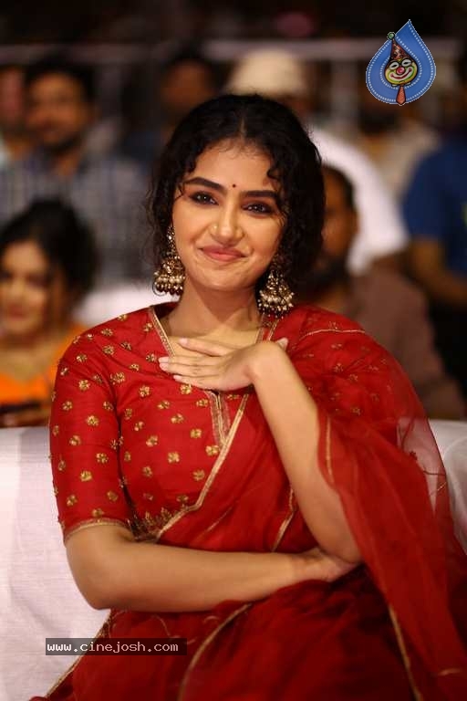 18 Pages Movie Pre Release Event - 12 / 42 photos