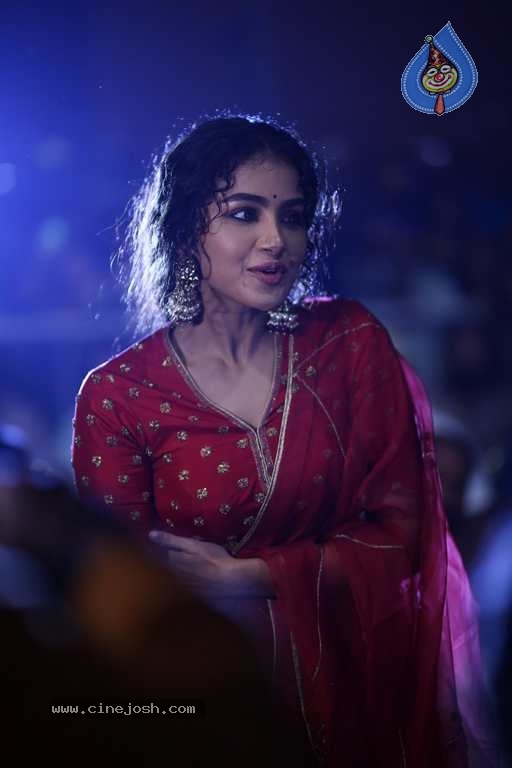 18 Pages Movie Pre Release Event - 26 / 42 photos