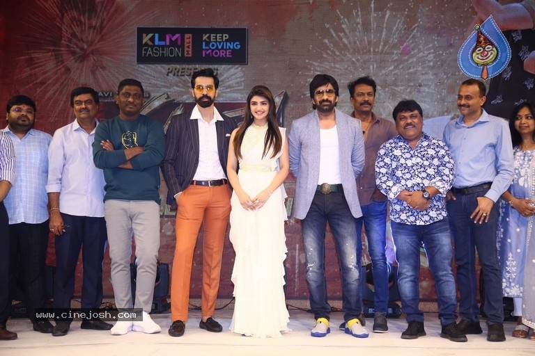 Dhamaka Pre Release Event Photos - 40 / 52 photos