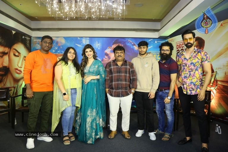 Dhamaka Release Press Meet - 4 / 19 photos