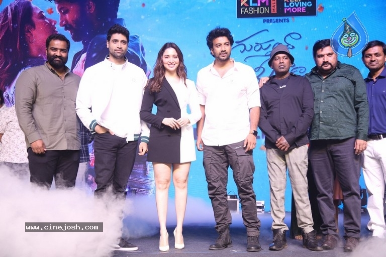 Gurthunda Seethakalam Pre Release Event - 13 / 42 photos