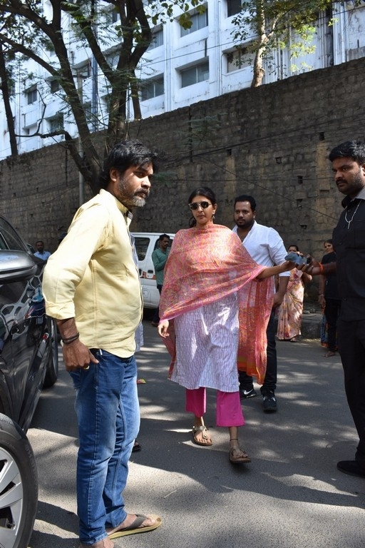 Celebrities condolences Kaikala Satyanarayana - 7 / 38 photos