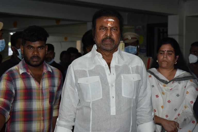 Celebrities condolences Kaikala Satyanarayana - 26 / 38 photos