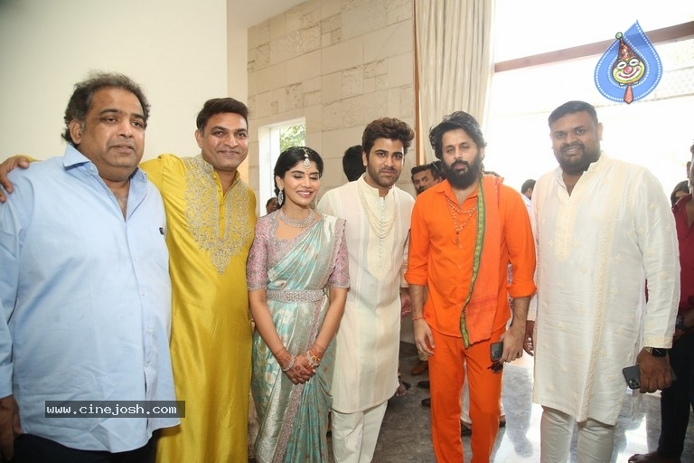 Sharwanand Engagement Photos - 77 / 146 photos