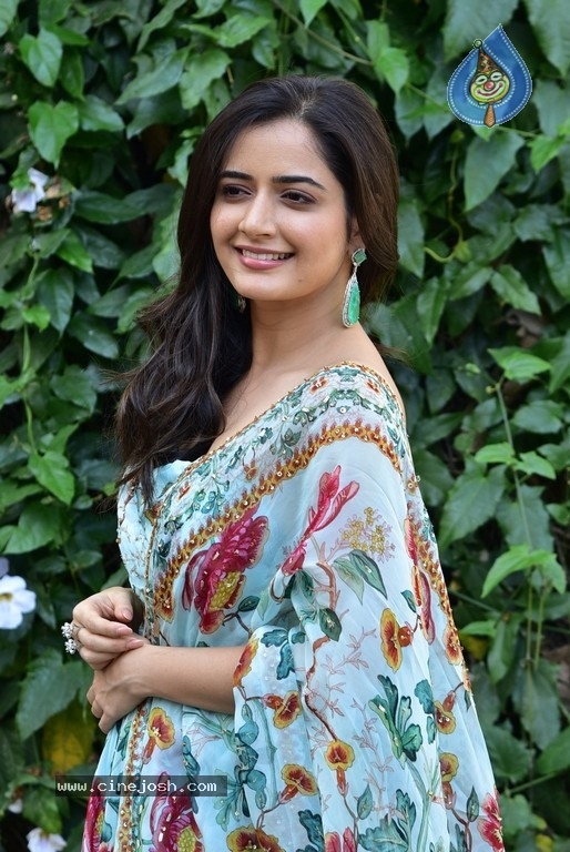 Ashika Ranganath Photos - 10 / 18 photos