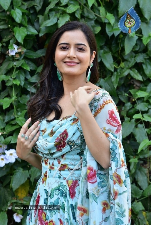 Ashika Ranganath Photos - 16 / 18 photos