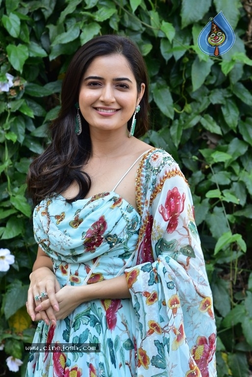 Ashika Ranganath Photos - 18 / 18 photos