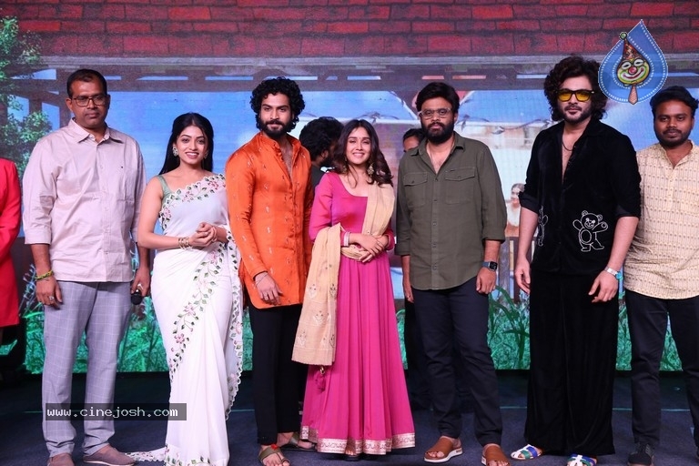 Butta Bomma Pre Release Event - 16 / 32 photos