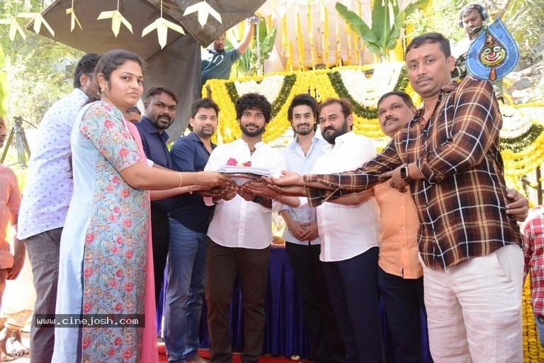Sri Lalithambika Production No1 Movie Opening - 4 / 39 photos