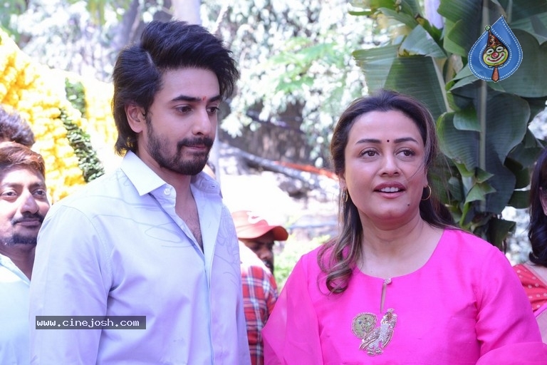 Sri Lalithambika Production No1 Movie Opening - 14 / 39 photos