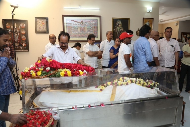 Celebs Pay Condolences to K.Viswanath - 40 / 55 photos