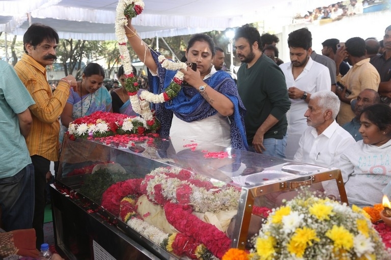 Celebs Pay Final Respect to Taraka Rathna - 63 / 104 photos